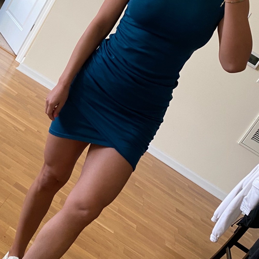 Leith Body-con Ruched Dress - Picture 4 of 5